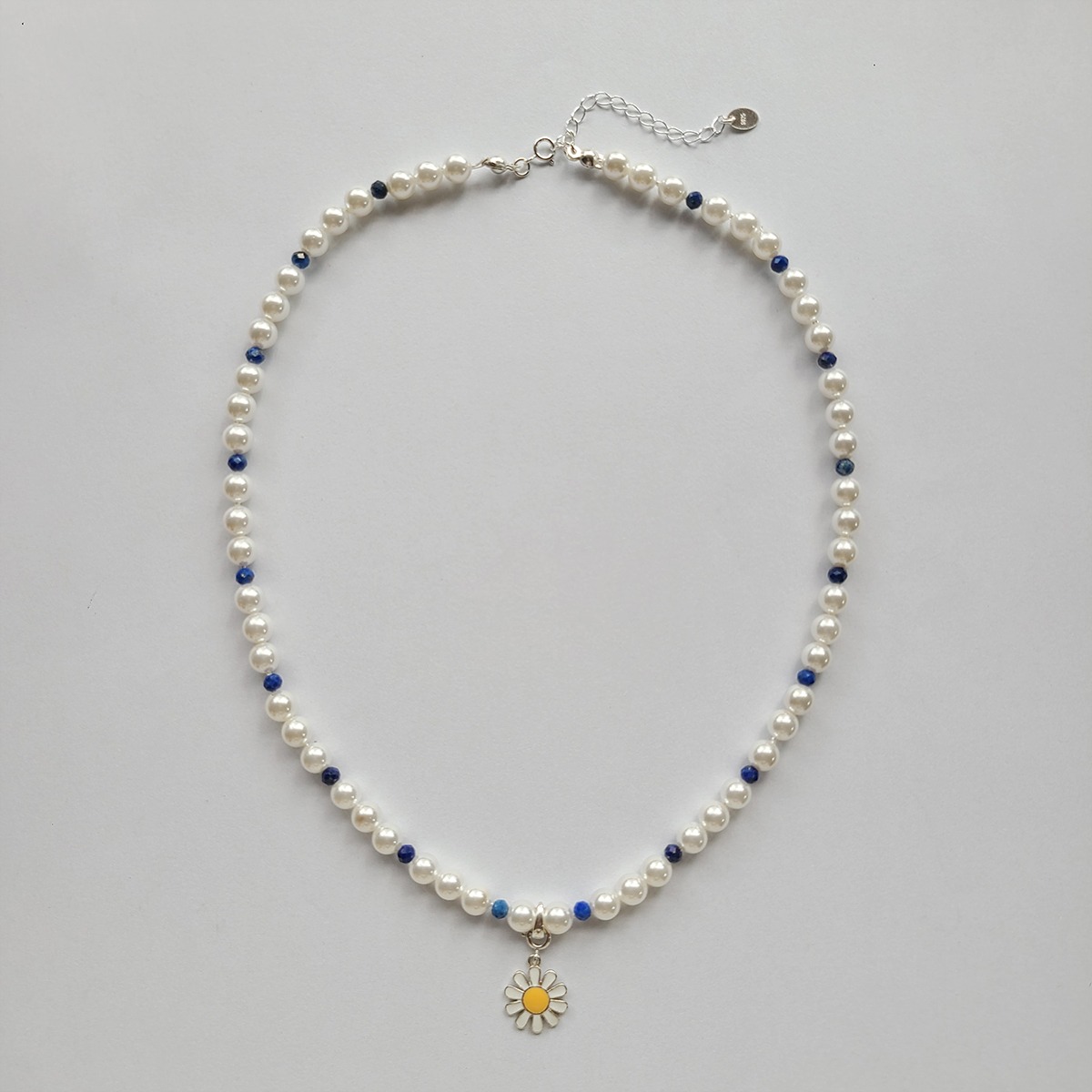 03. [daisy necklace]